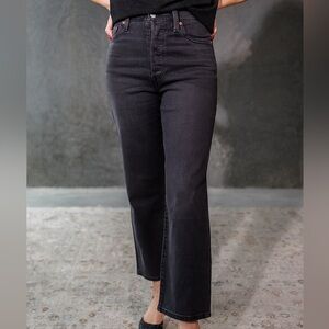 Levi’s Ribcage Straight Ankle Jeans